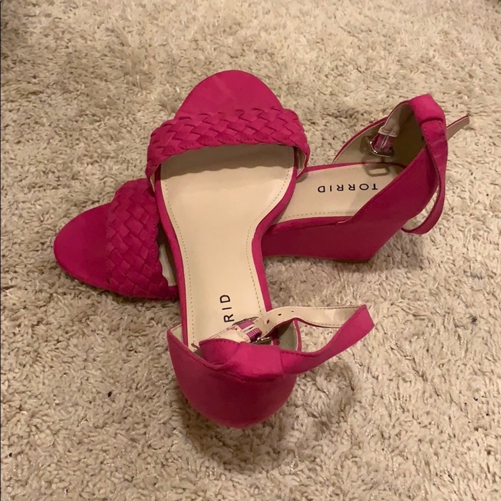 Wedged sandals